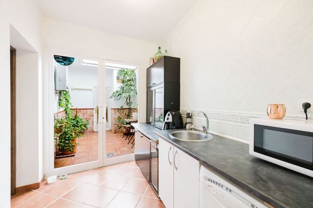 4 soveværelse Semi-Rækkehus til salg i Marbella - € 599.000 (Ref: 9864019)