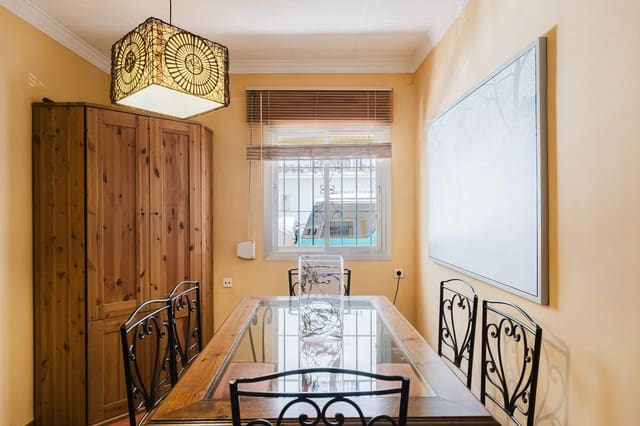 4 soveværelse Semi-Rækkehus til salg i Marbella - € 599.000 (Ref: 9864019)