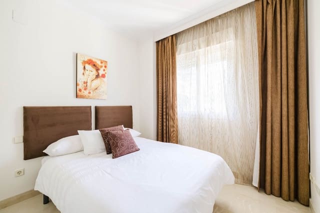 2 soveværelse Lejlighed til salg i La Cala de Mijas, Mijas med swimmingpool garage - € 300.000 (Ref: 9864021)