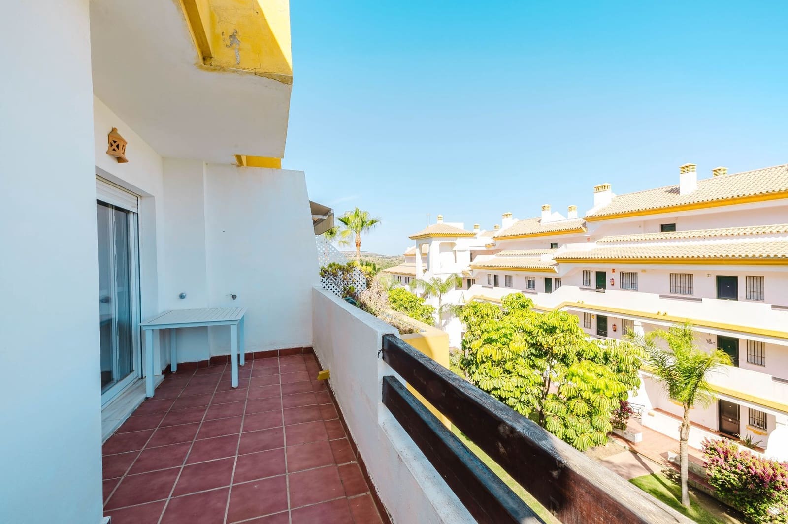 2 bedroom Flat for sale in La Cala de Mijas with pool garage - € 300,000 (Ref: 9864021)