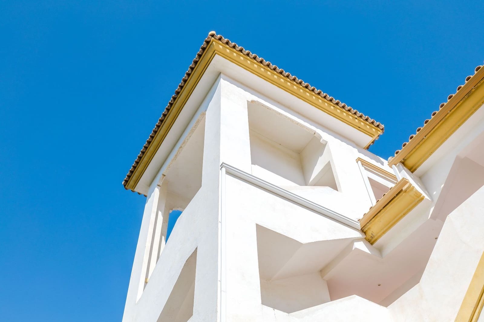 2 bedroom Flat for sale in La Cala de Mijas with pool garage - € 300,000 (Ref: 9864021)