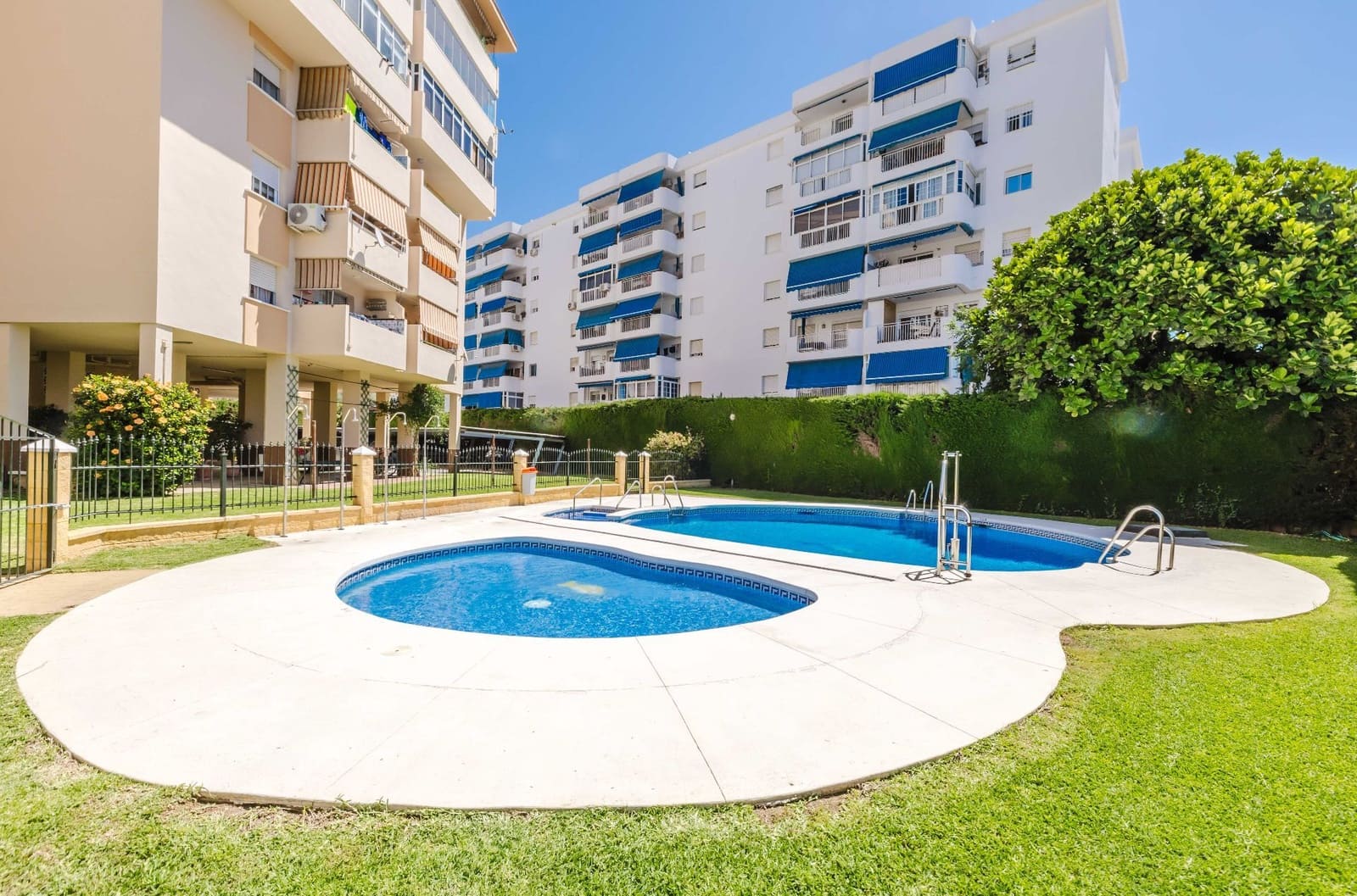 Flat for sale in Rincon de la Victoria with pool garage - € 377,000 (Ref: 9866461)