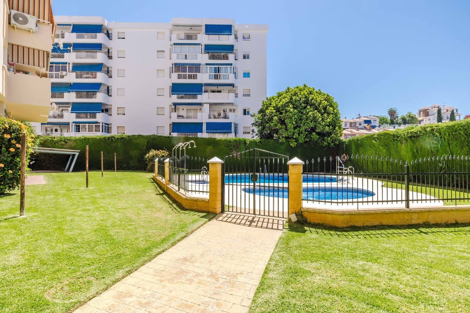 Flat for sale in Rincon de la Victoria with pool garage - € 377,000 (Ref: 9866461)