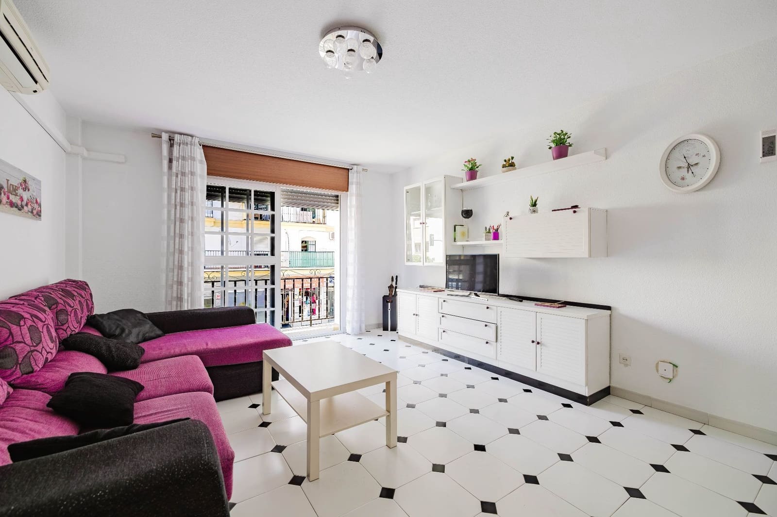 Piso de 4 habitaciones en Fuengirola en venta - 317.500 € (Ref: 9872941)