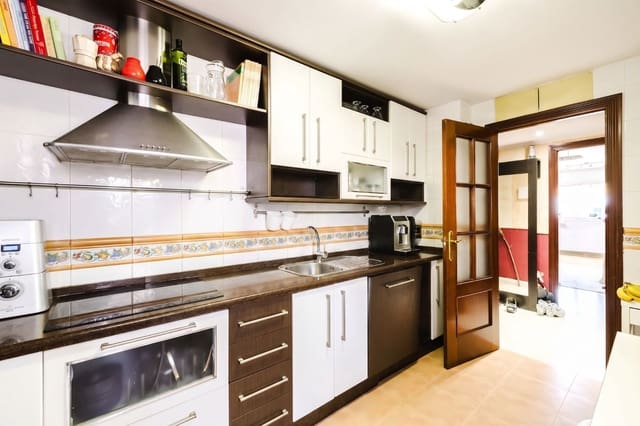 Piso de 3 habitaciones en Teatinos, Málaga ciudad en venta con piscina - 550.000 € (Ref: 9875653)
