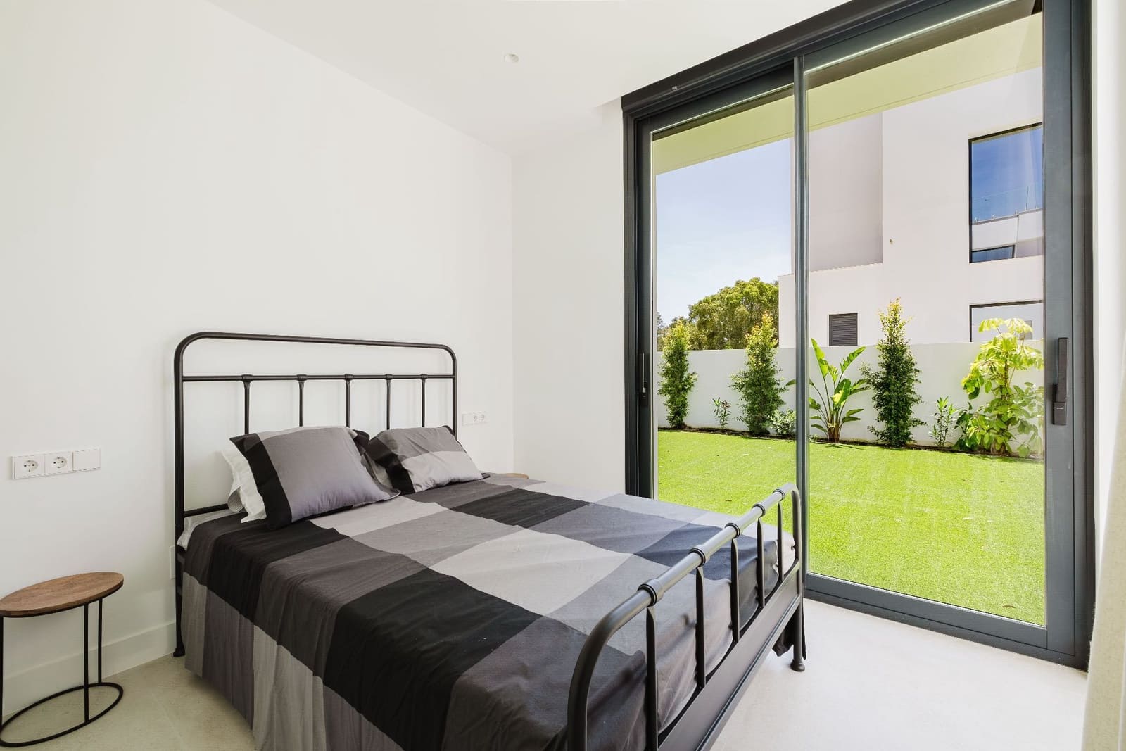 6 slaapkamer Villa te koop in Marbella met zwembad garage - € 2.100.000 (Ref: 9875656)