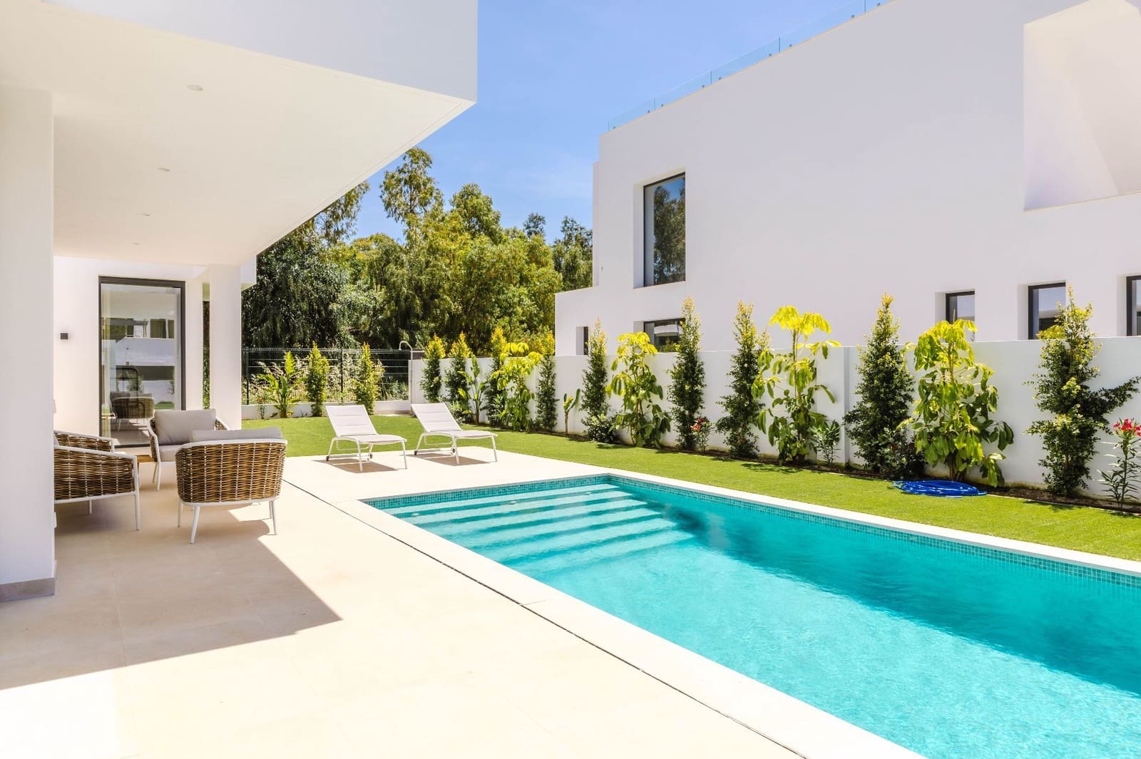 6 slaapkamer Villa te koop in Marbella met zwembad garage - € 2.100.000 (Ref: 9875656)