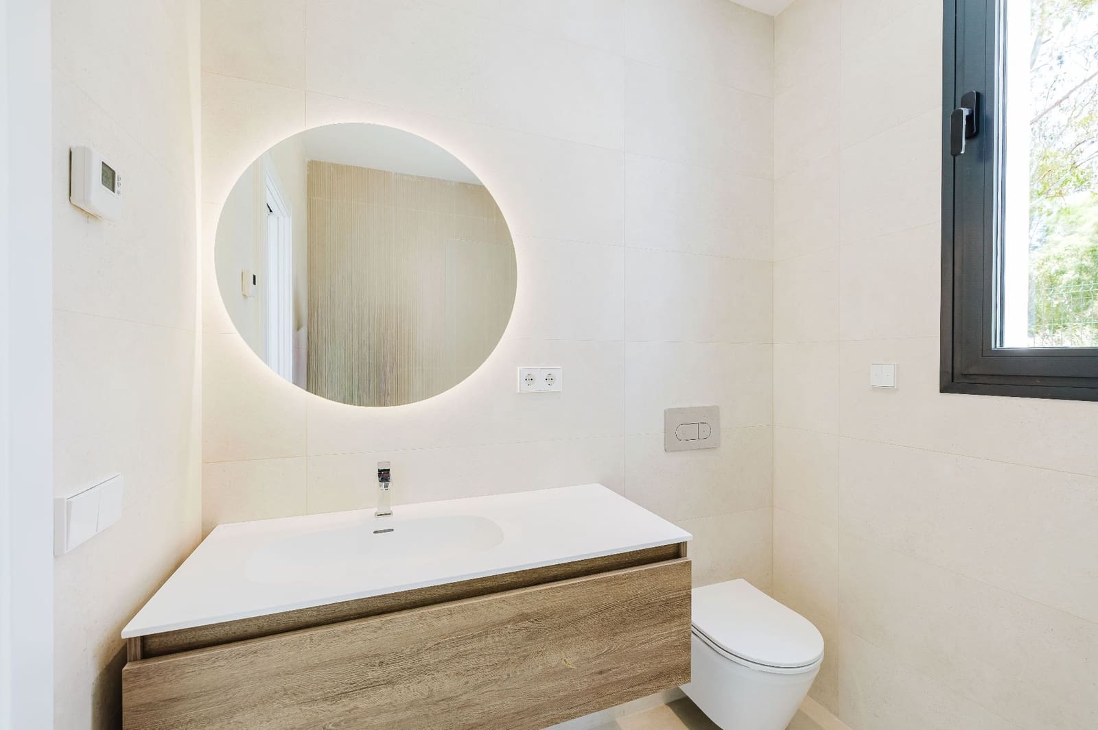 6 slaapkamer Villa te koop in Marbella met zwembad garage - € 2.100.000 (Ref: 9875656)