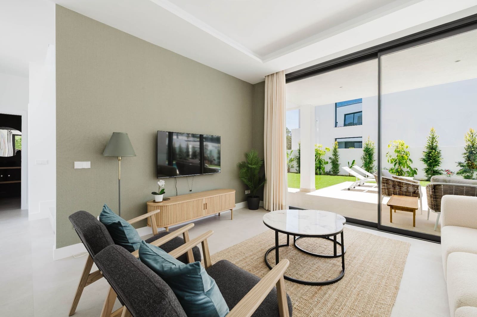 6 slaapkamer Villa te koop in Marbella met zwembad garage - € 2.100.000 (Ref: 9875656)