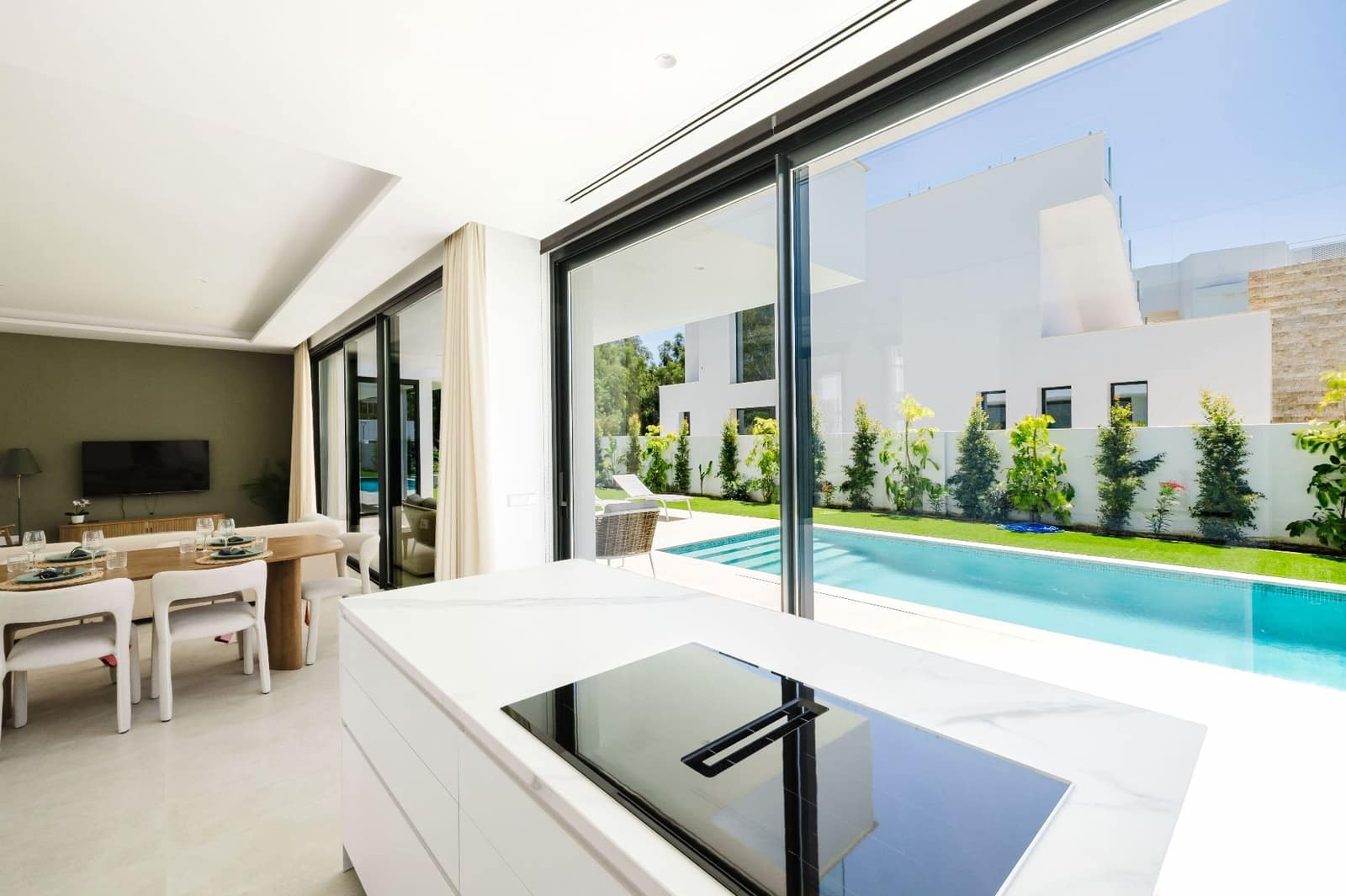 6 slaapkamer Villa te koop in Marbella met zwembad garage - € 2.100.000 (Ref: 9875656)
