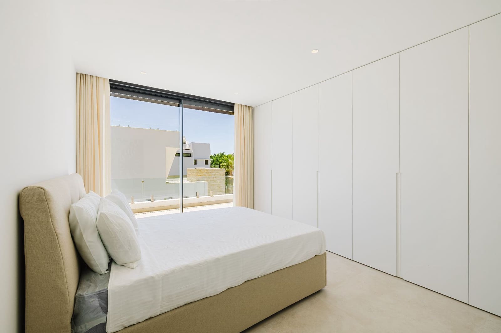 6 slaapkamer Villa te koop in Marbella met zwembad garage - € 2.100.000 (Ref: 9875656)