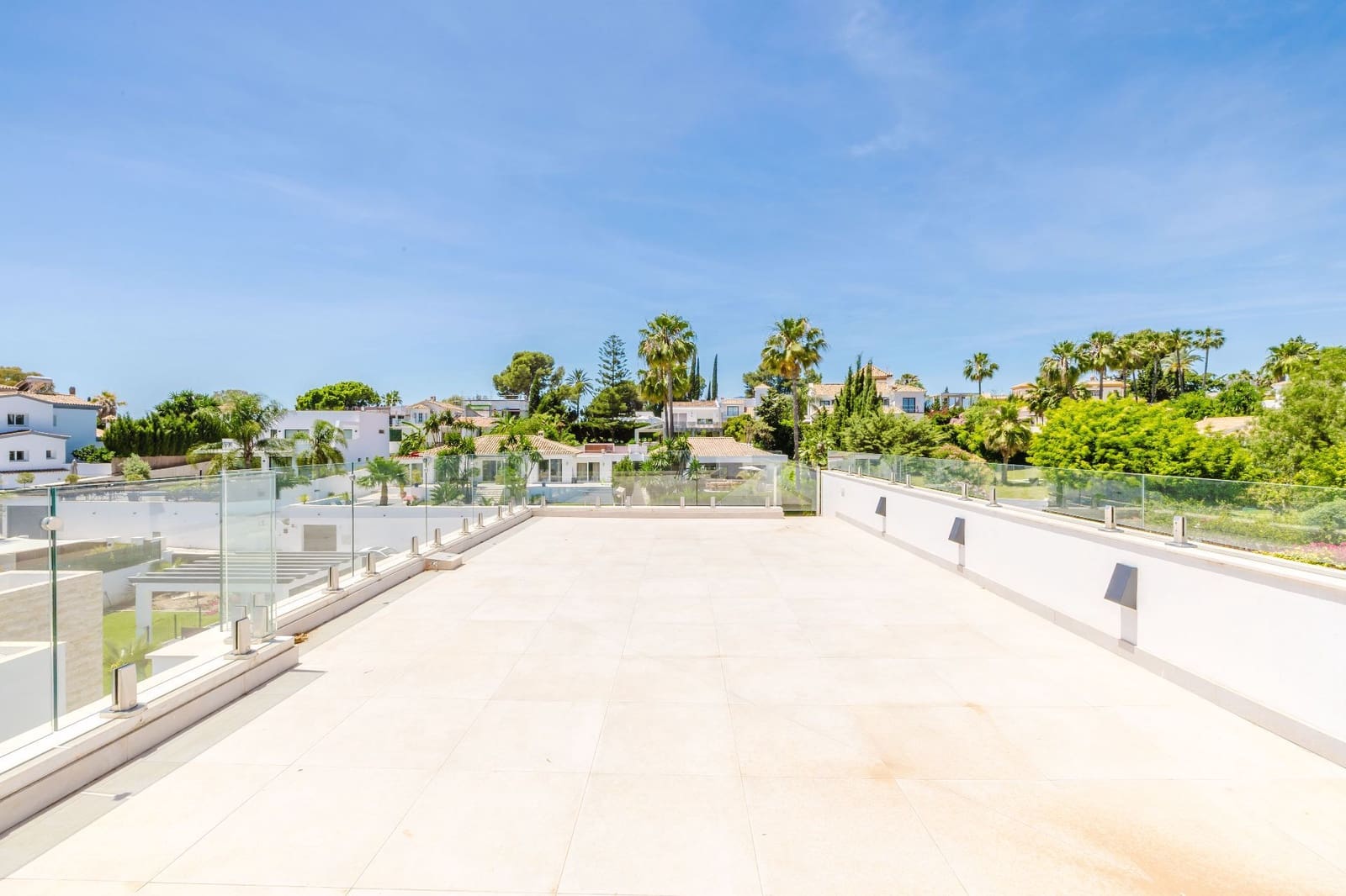 6 slaapkamer Villa te koop in Marbella met zwembad garage - € 2.100.000 (Ref: 9875656)