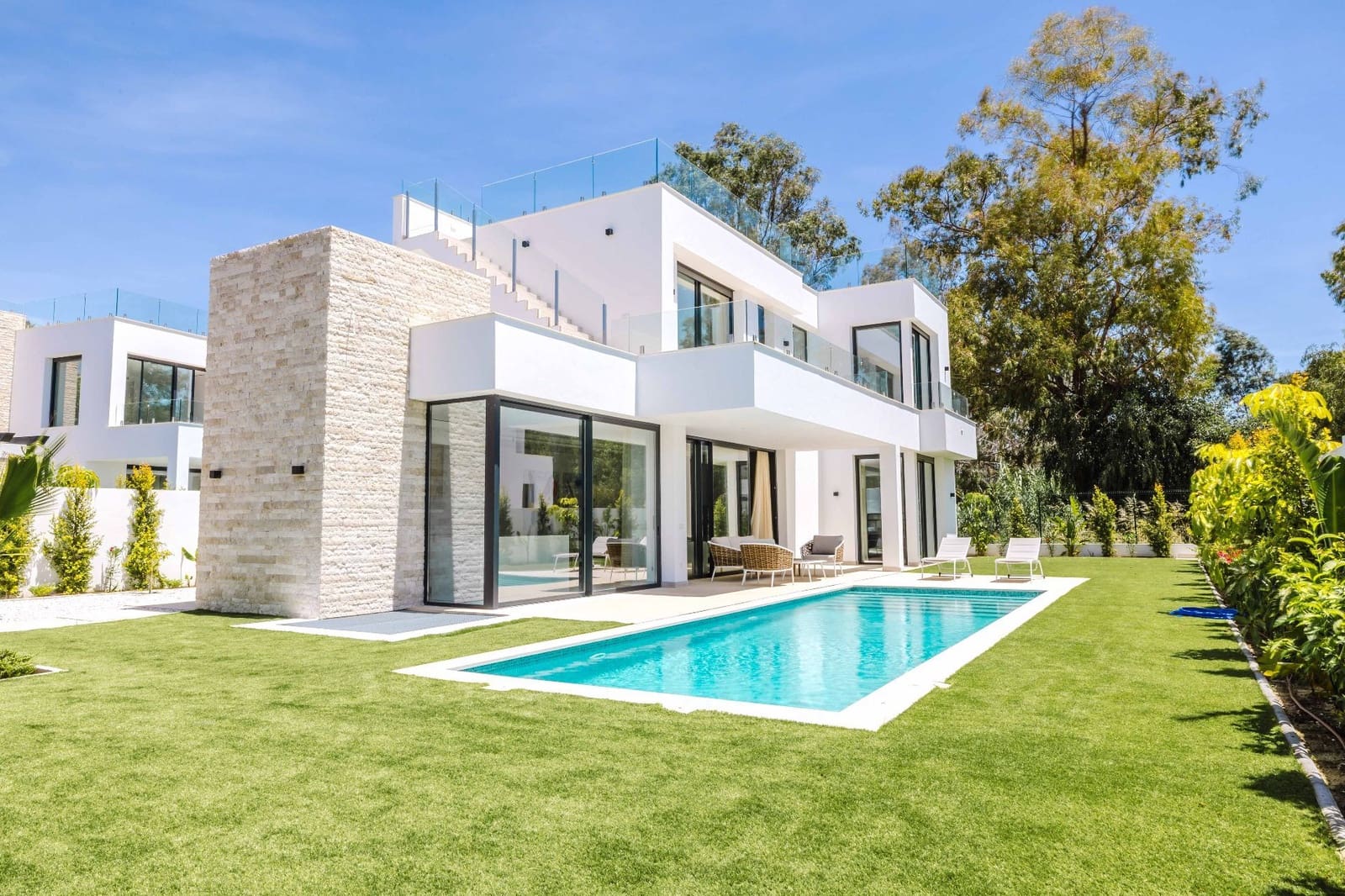 6 slaapkamer Villa te koop in Marbella met zwembad garage - € 2.100.000 (Ref: 9875656)