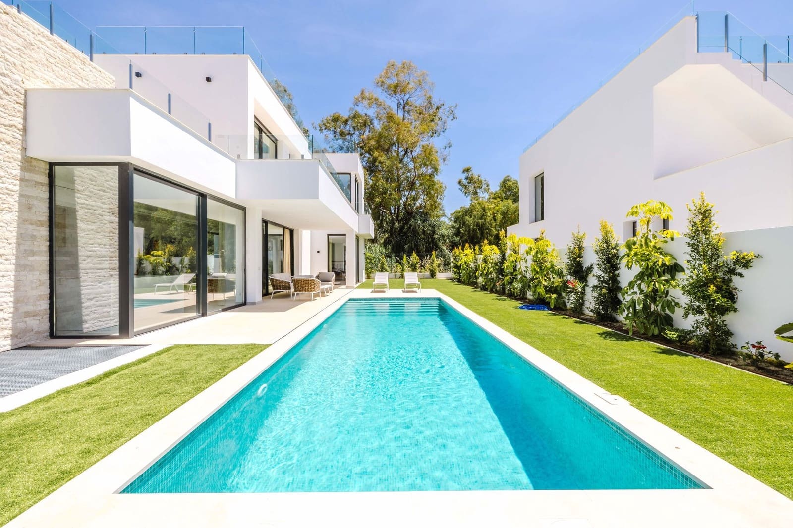 6 slaapkamer Villa te koop in Marbella met zwembad garage - € 2.100.000 (Ref: 9875656)