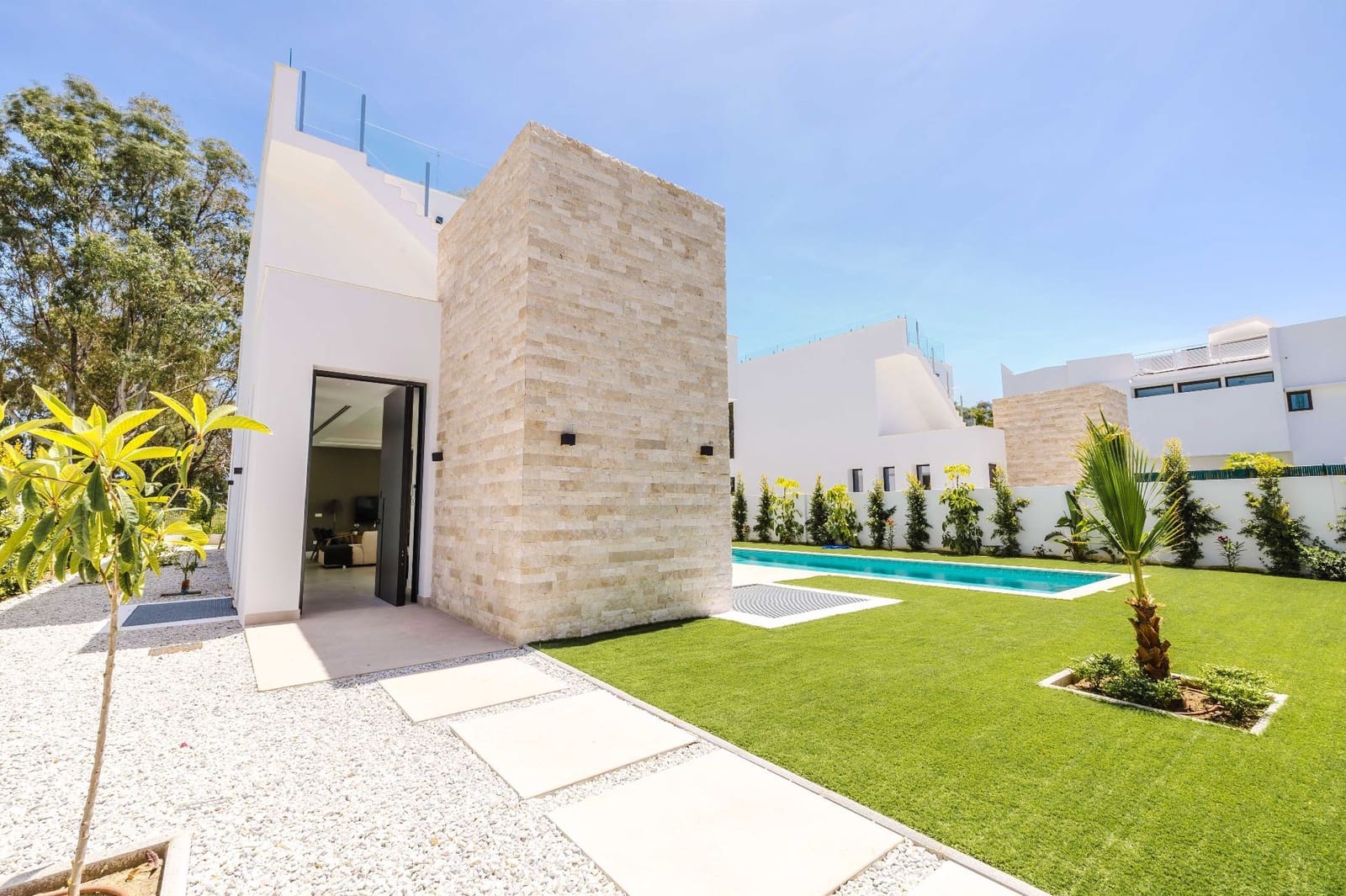 6 slaapkamer Villa te koop in Marbella met zwembad garage - € 2.100.000 (Ref: 9875656)