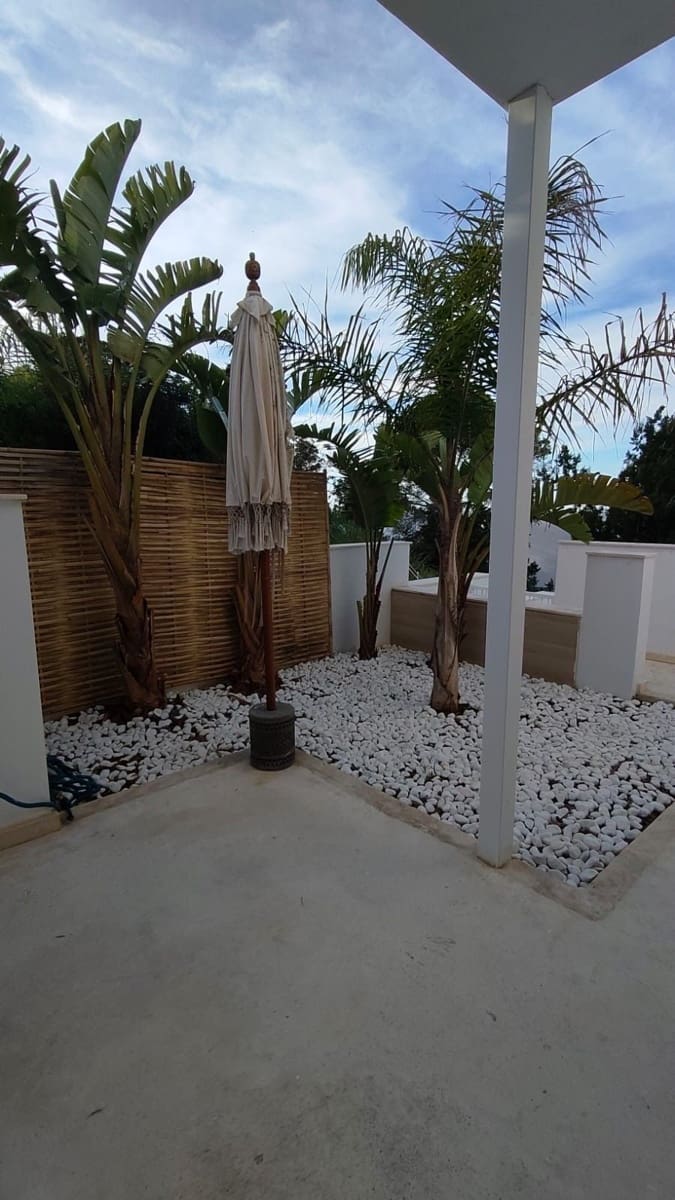 Flat for sale in Ibiza / Eivissa town with pool - € 350,000 (Ref: 9880557)