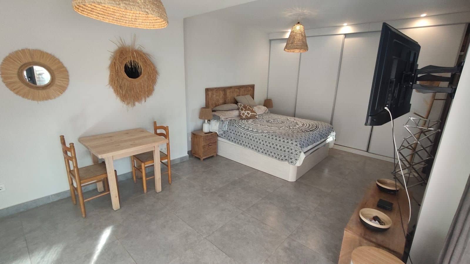 Flat for sale in Ibiza / Eivissa town with pool - € 350,000 (Ref: 9880557)