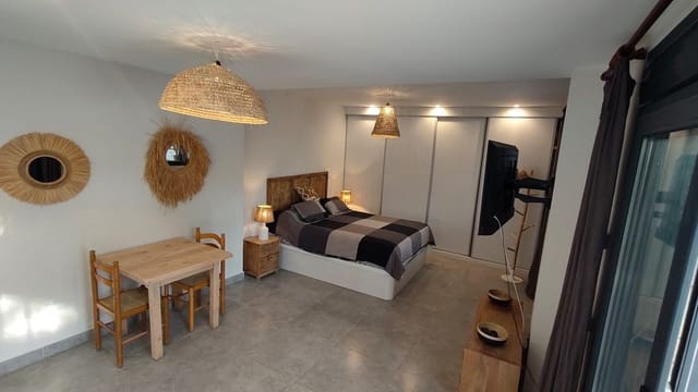 Lejlighed til salg i Ibiza by med swimmingpool - € 350.000 (Ref: 9880557)