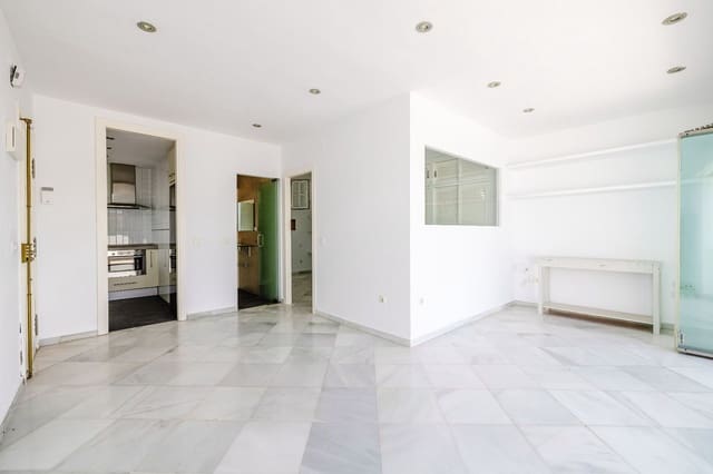 1 chambre Appartement à vendre à Cerrado de Calderon, Malaga ville avec piscine - 320 000 € (Ref: 9889725)