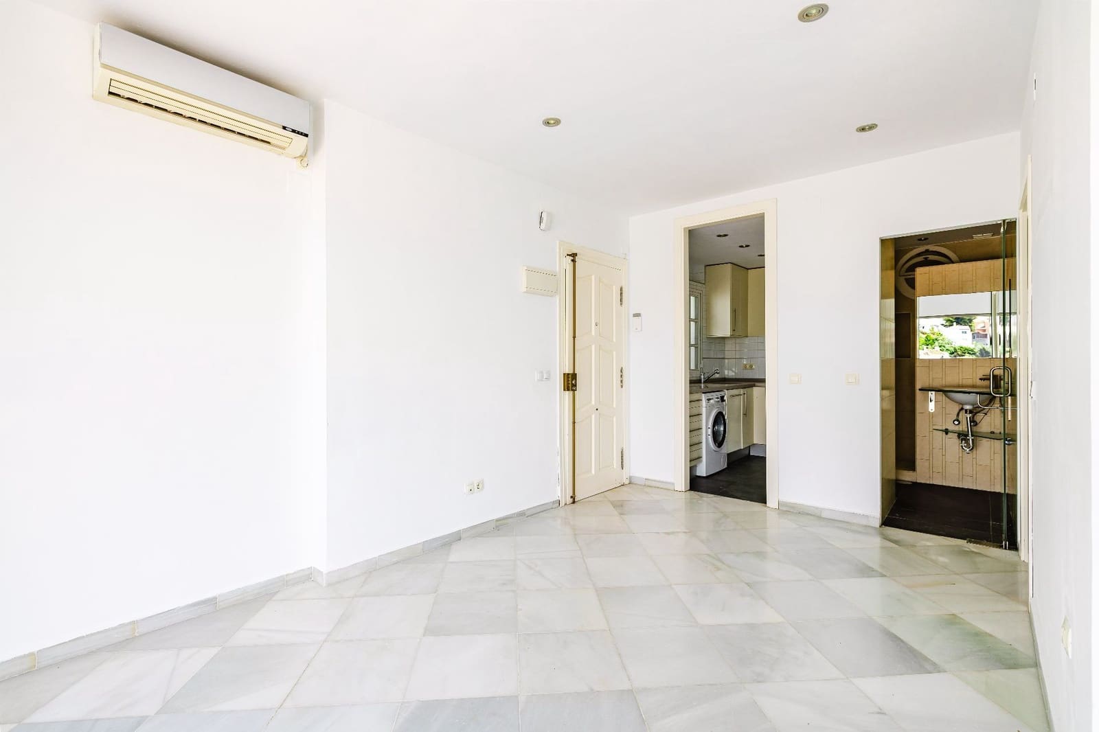 Piso de 1 habitación en Málaga ciudad en venta con piscina - 320.000 € (Ref: 9889725)