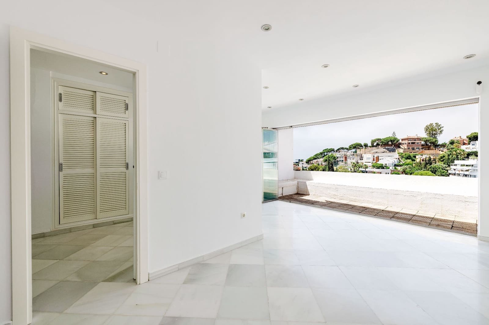 Piso de 1 habitación en Málaga ciudad en venta con piscina - 320.000 € (Ref: 9889725)