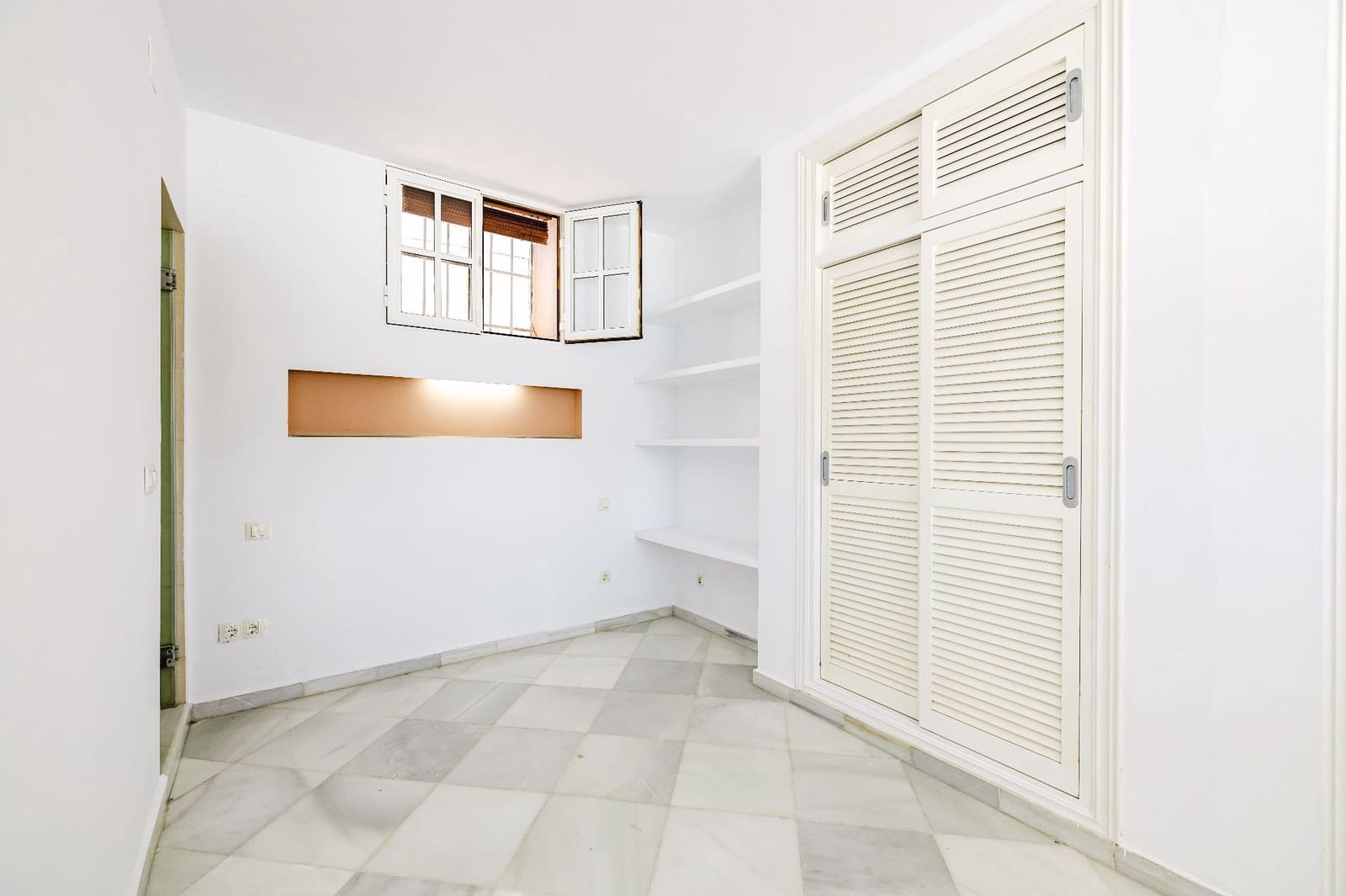 Piso de 1 habitación en Málaga ciudad en venta con piscina - 320.000 € (Ref: 9889725)