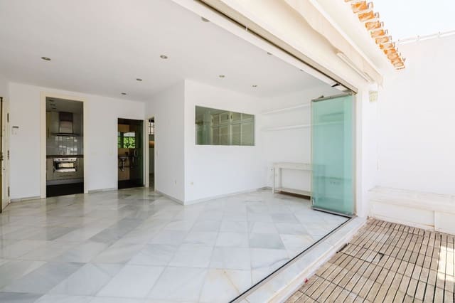 1 chambre Appartement à vendre à Cerrado de Calderon, Malaga ville avec piscine - 320 000 € (Ref: 9889725)