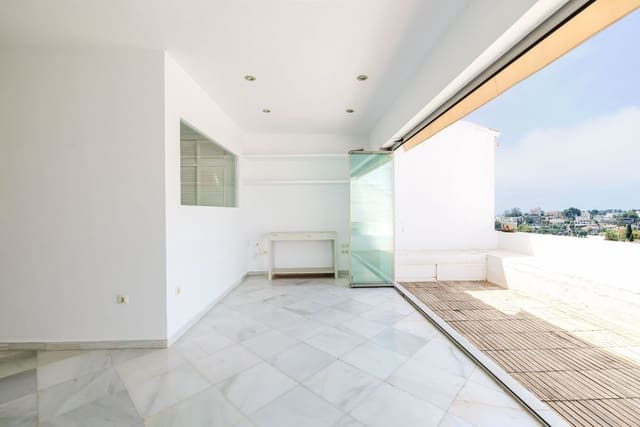 1 chambre Appartement à vendre à Cerrado de Calderon, Malaga ville avec piscine - 320 000 € (Ref: 9889725)