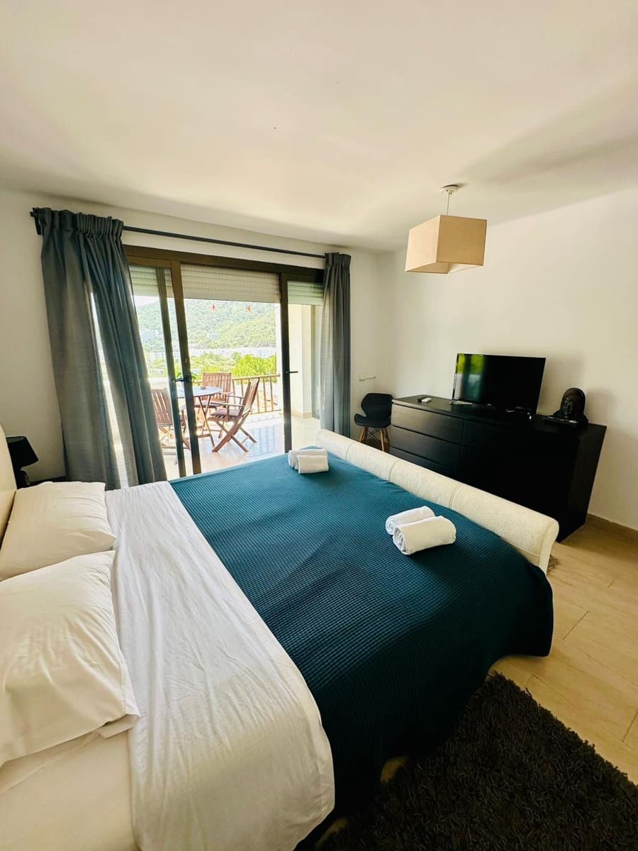 2 chambre Appartement à vendre à Santa Eulalia / Santa Eularia avec piscine - 490 000 € (Ref: 9891637)