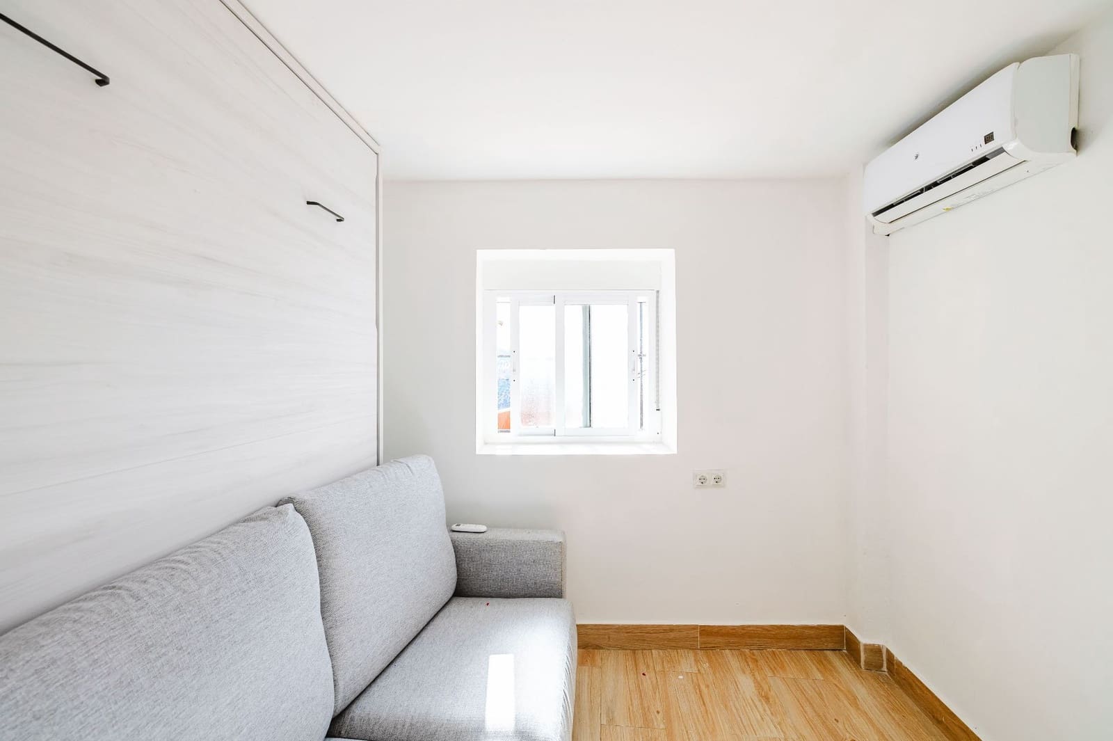 2 makuuhuone Huvila myytävänä paikassa Malaga kaupunki - 195 000 € (Ref: 9893693)