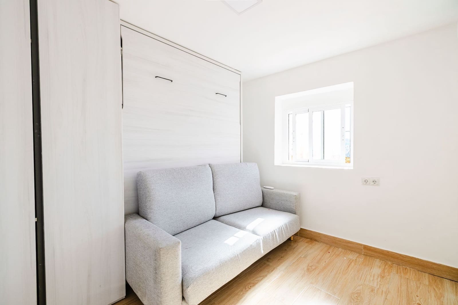 2 makuuhuone Huvila myytävänä paikassa Malaga kaupunki - 195 000 € (Ref: 9893693)
