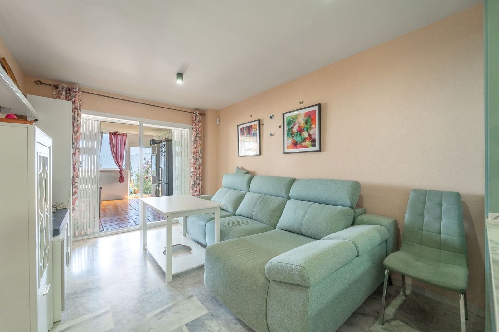 2 bedroom Flat for sale in Marbella with garage - € 240,000 (Ref: 9893694)