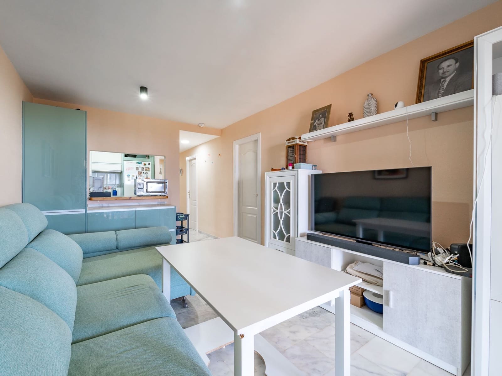 2 bedroom Flat for sale in Marbella with garage - € 240,000 (Ref: 9893694)