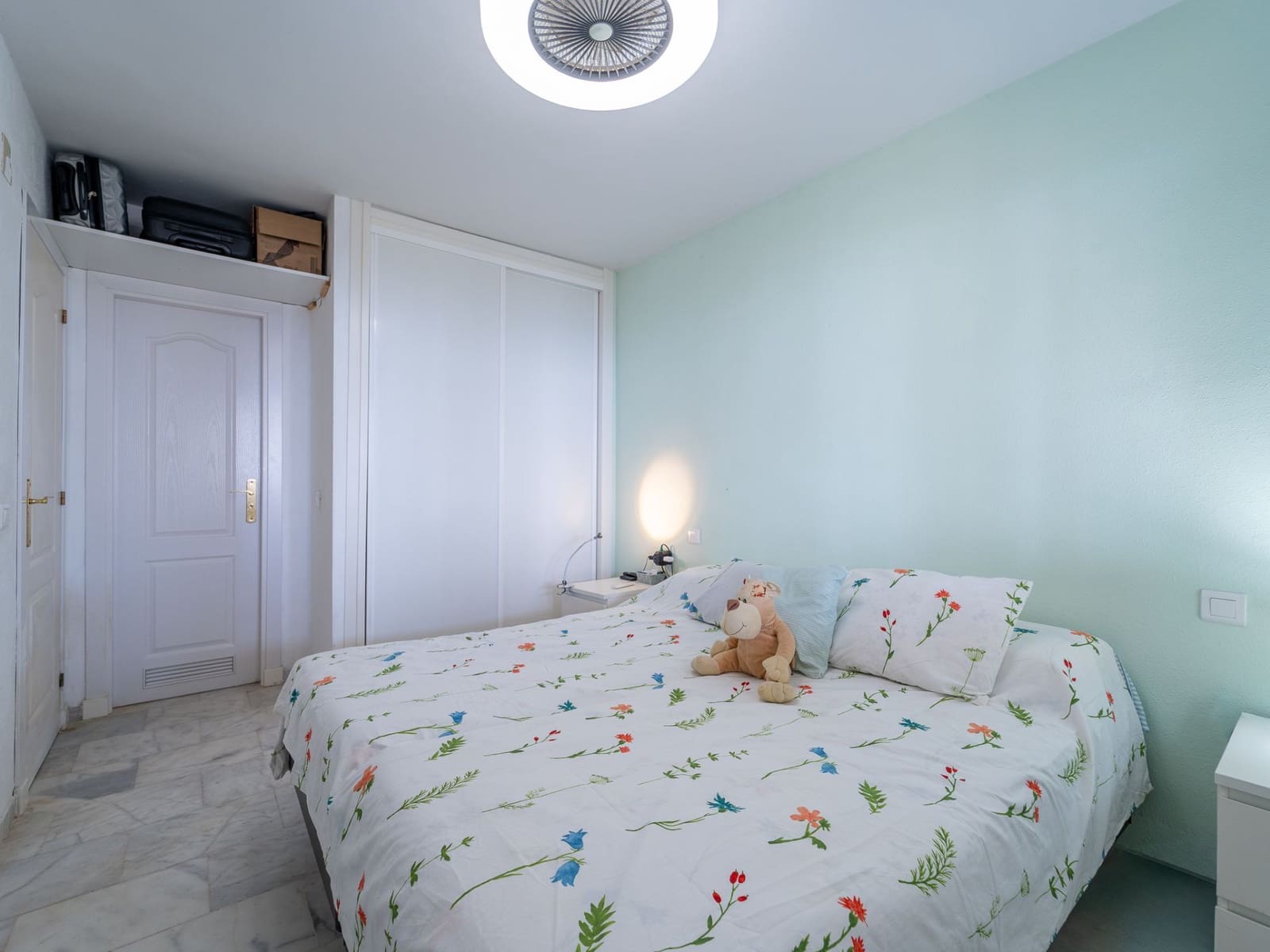 2 bedroom Flat for sale in Marbella with garage - € 240,000 (Ref: 9893694)