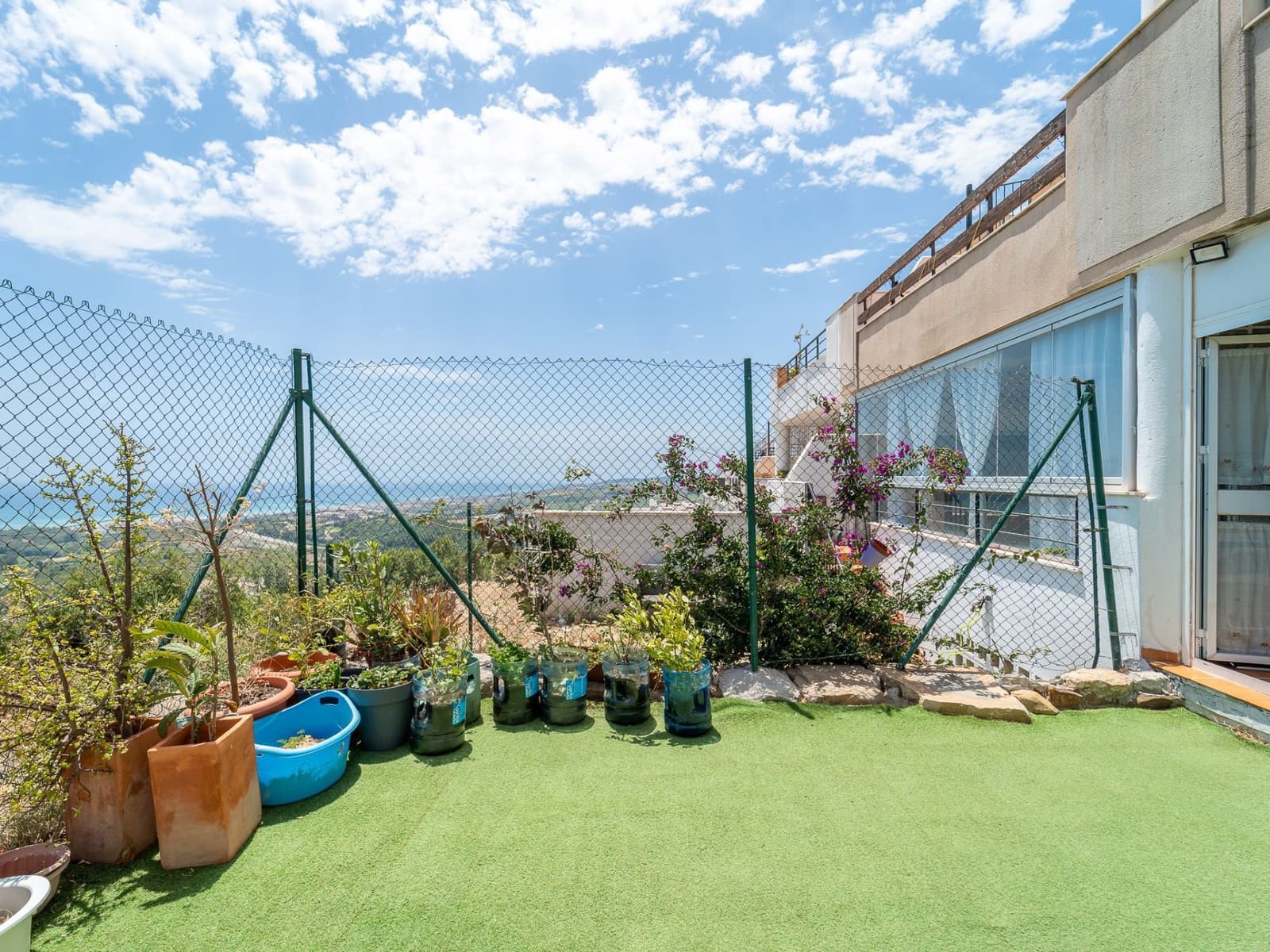 2 bedroom Flat for sale in Marbella with garage - € 240,000 (Ref: 9893694)