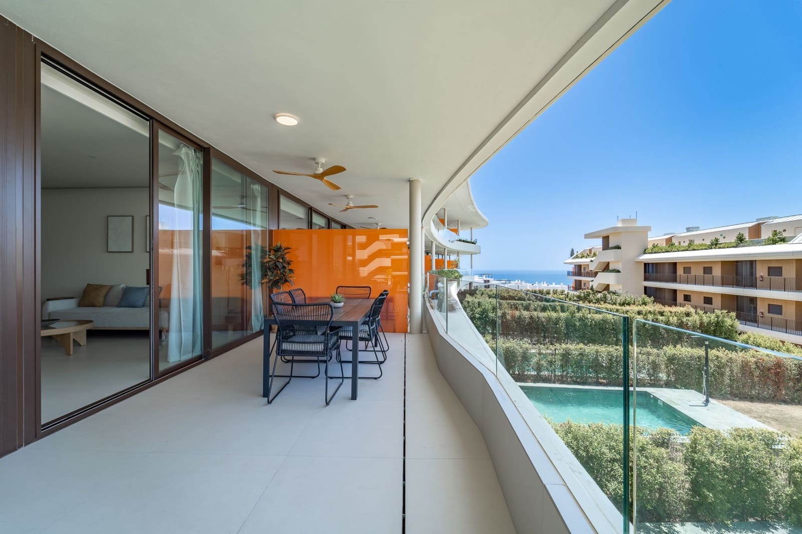 2 soveværelse Lejlighed til salg i Fuengirola med garage - € 599.990 (Ref: 9893695)