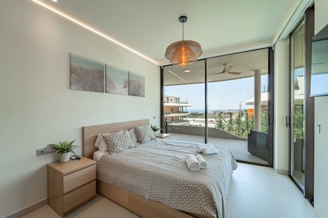 2 bedroom Flat for sale in Fuengirola - € 625,000 (Ref: 9893695)