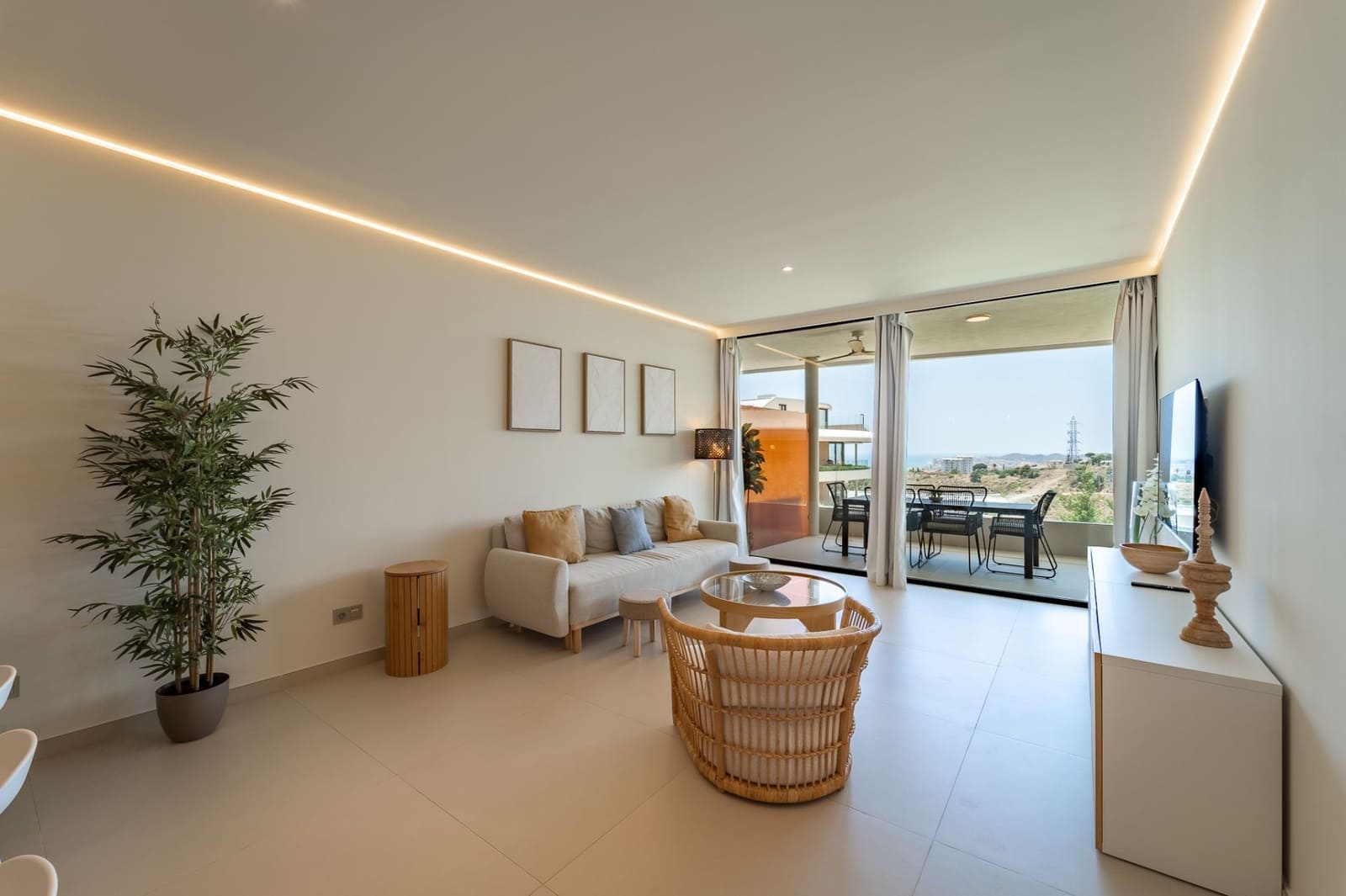 2 soveværelse Lejlighed til salg i Fuengirola med garage - € 599.990 (Ref: 9893695)