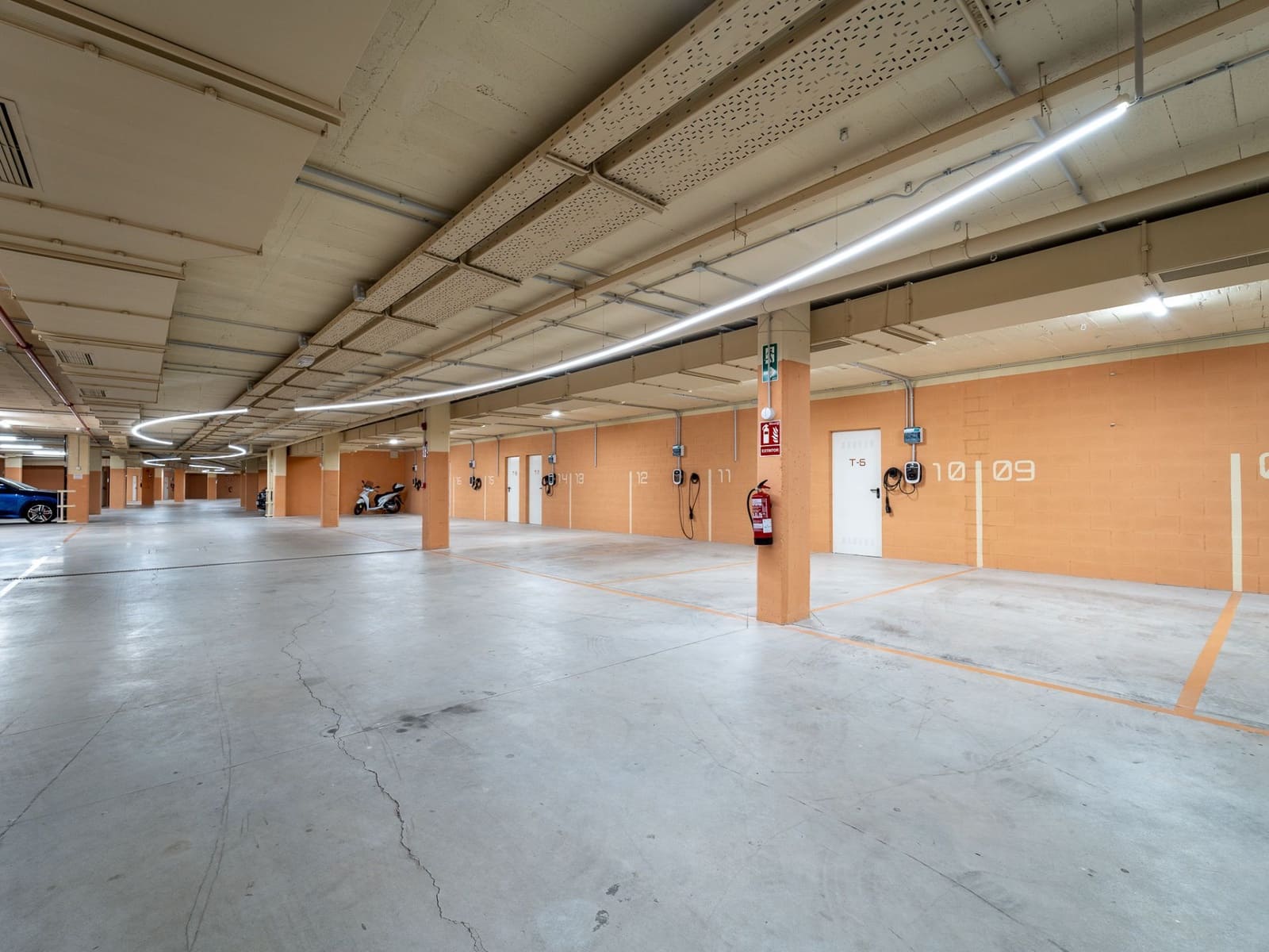 2 soveværelse Lejlighed til salg i Fuengirola med garage - € 599.990 (Ref: 9893695)