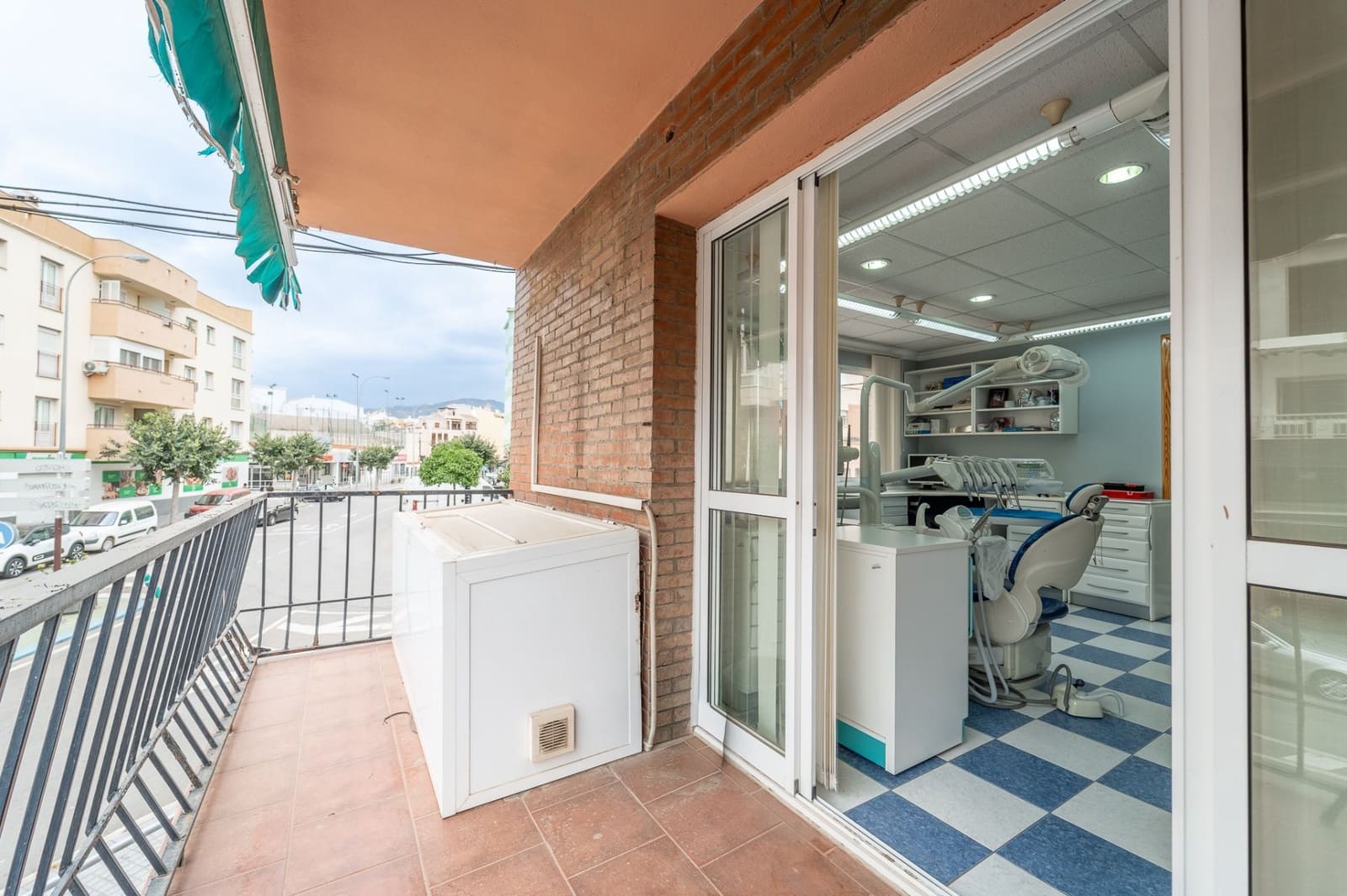 3 bedroom Flat for sale in Velez-Malaga - € 240,000 (Ref: 9895747)