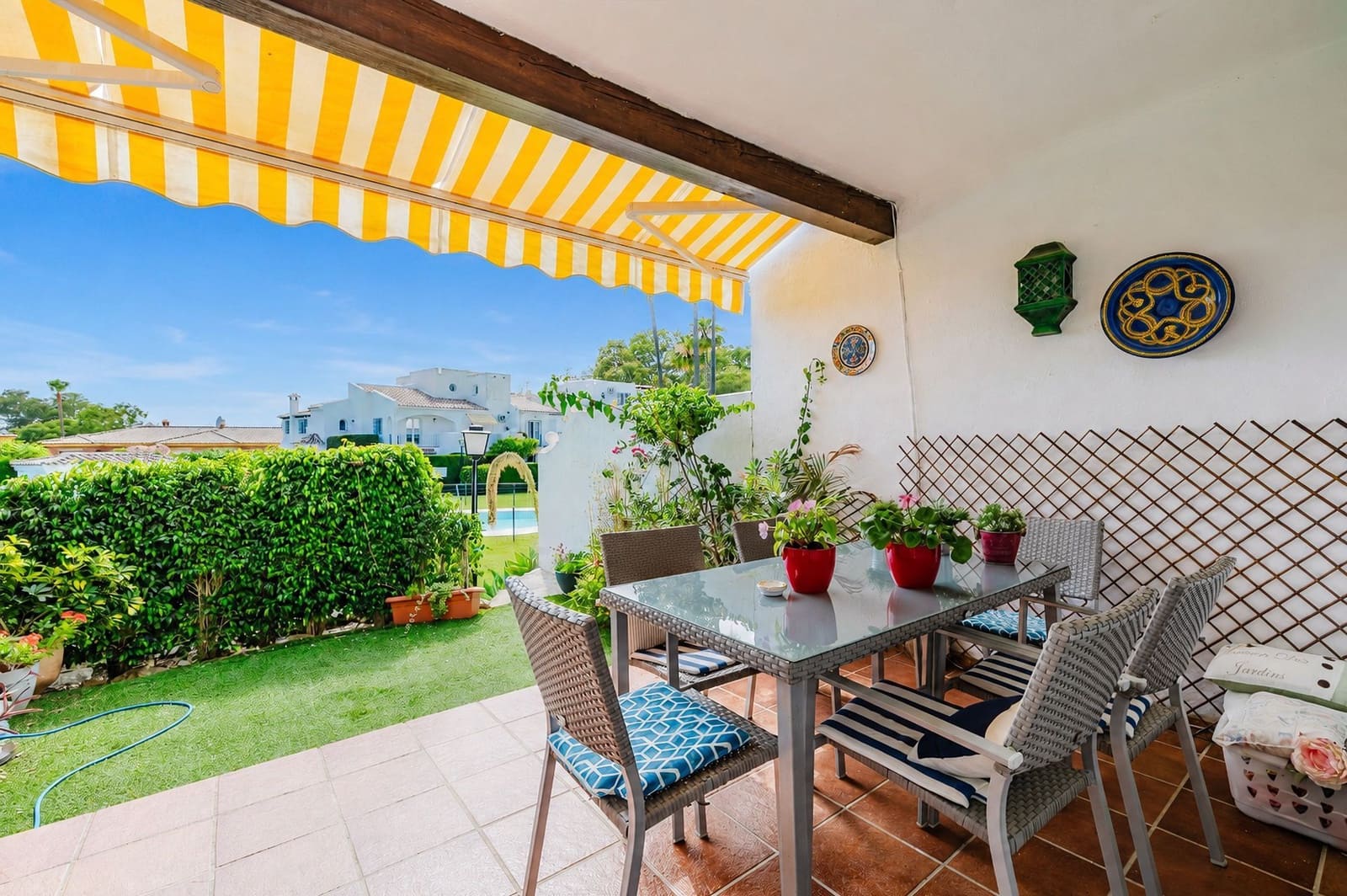 2 quarto Apartamento para venda em Estepona com piscina garagem - 499 000 € (Ref: 9902794)