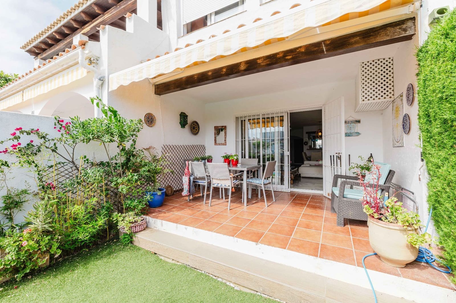 2 quarto Apartamento para venda em Estepona com piscina garagem - 499 000 € (Ref: 9902794)