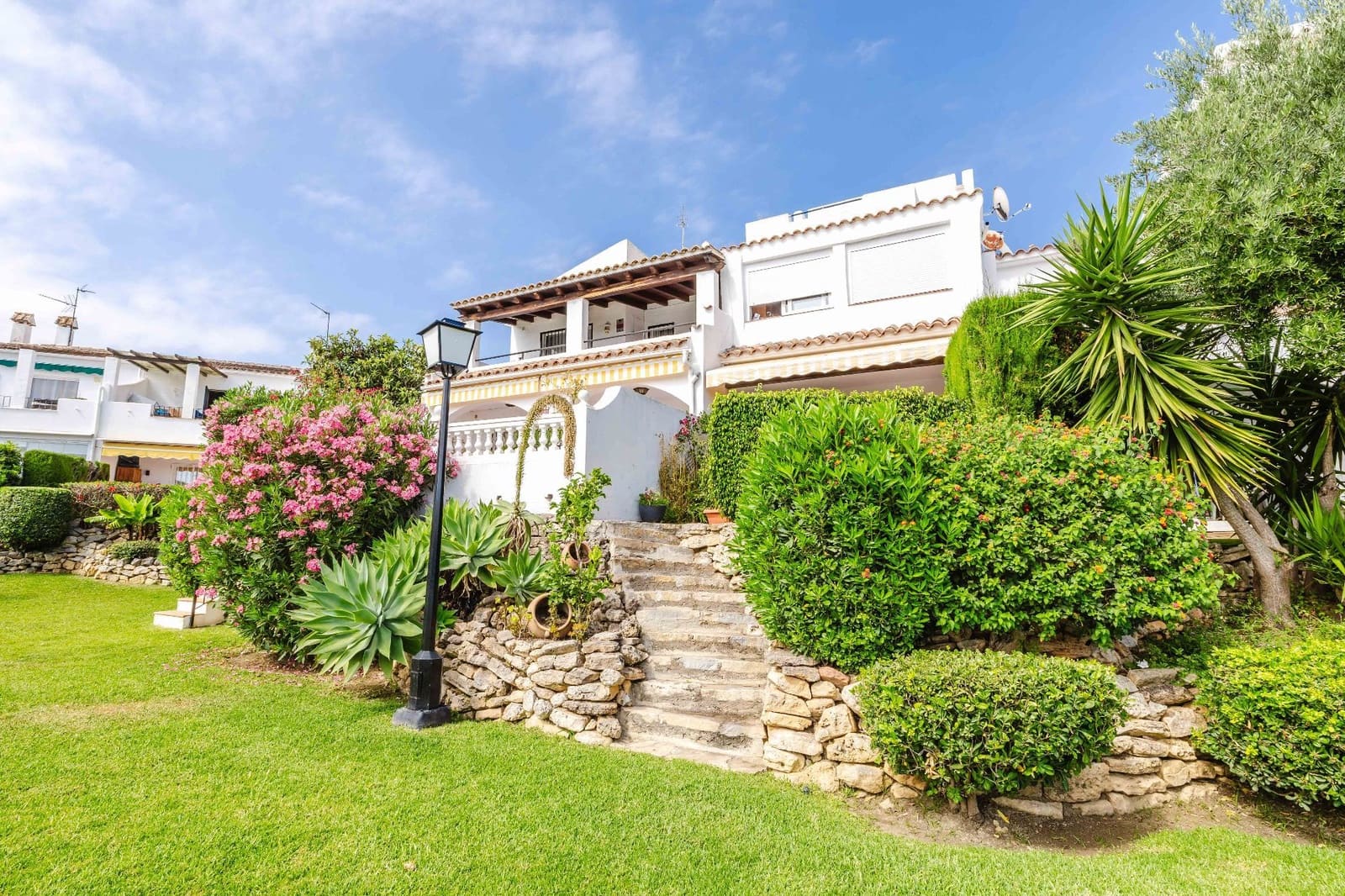 2 quarto Apartamento para venda em Estepona com piscina garagem - 499 000 € (Ref: 9902794)