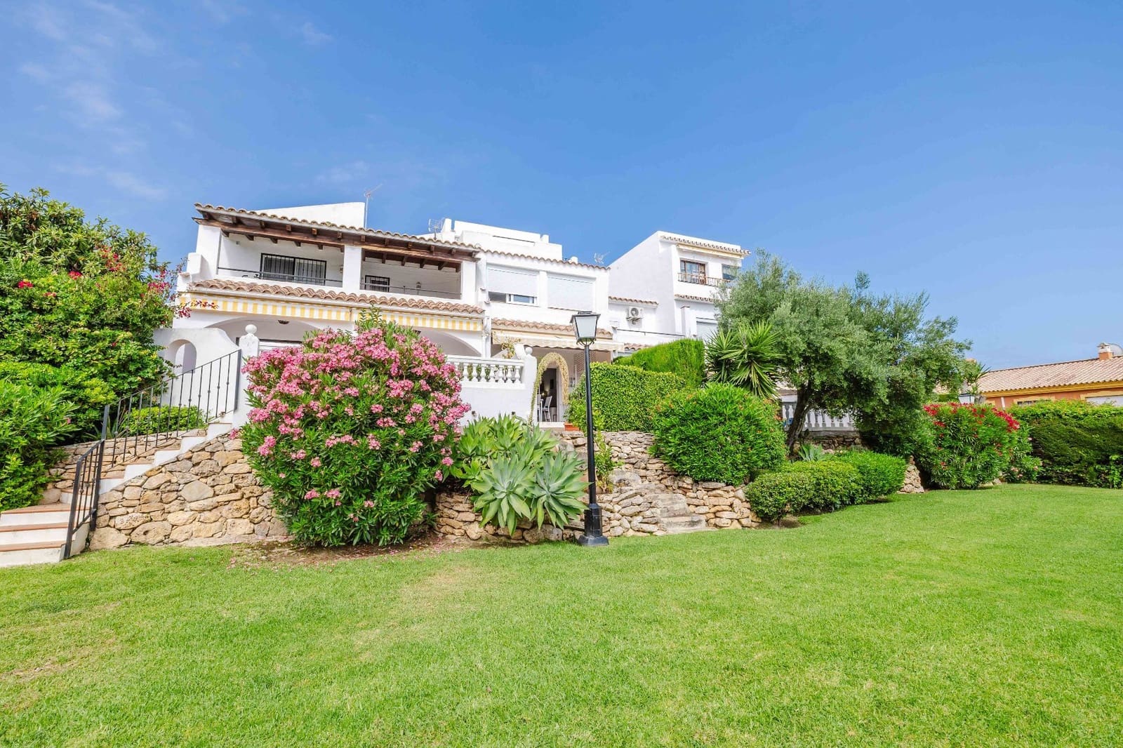 2 quarto Apartamento para venda em Estepona com piscina garagem - 499 000 € (Ref: 9902794)