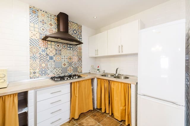 7 chambre Villa/Maison à vendre à Colmenar avec garage - 299 000 € (Ref: 9902795)