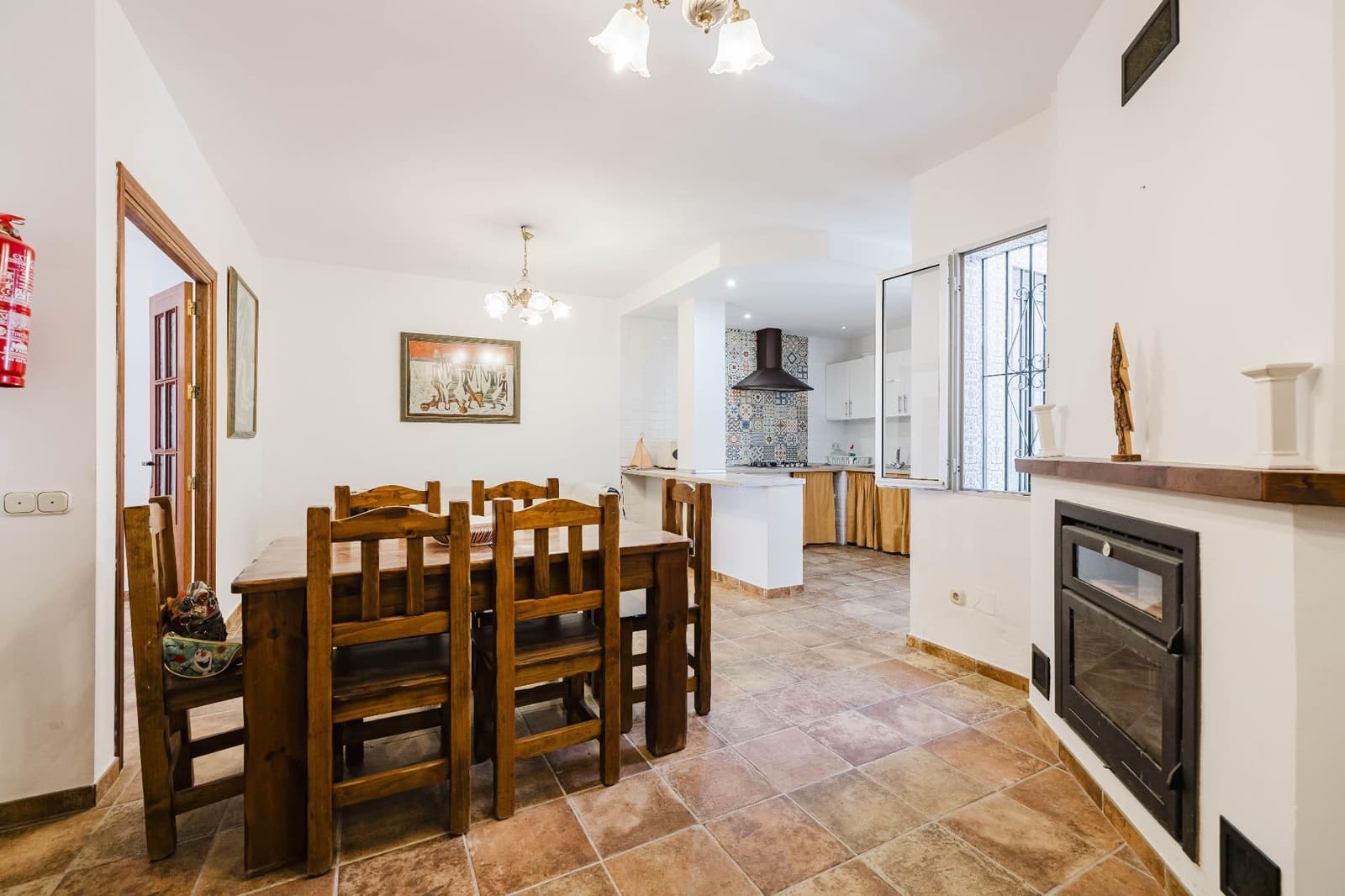 7 bedroom Villa for sale in Colmenar with garage - € 299,000 (Ref: 9902795)