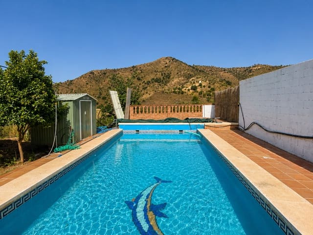 6 soveværelse Finca/Landehus til salg i Casabermeja med swimmingpool garage - € 451.000 (Ref: 9915190)
