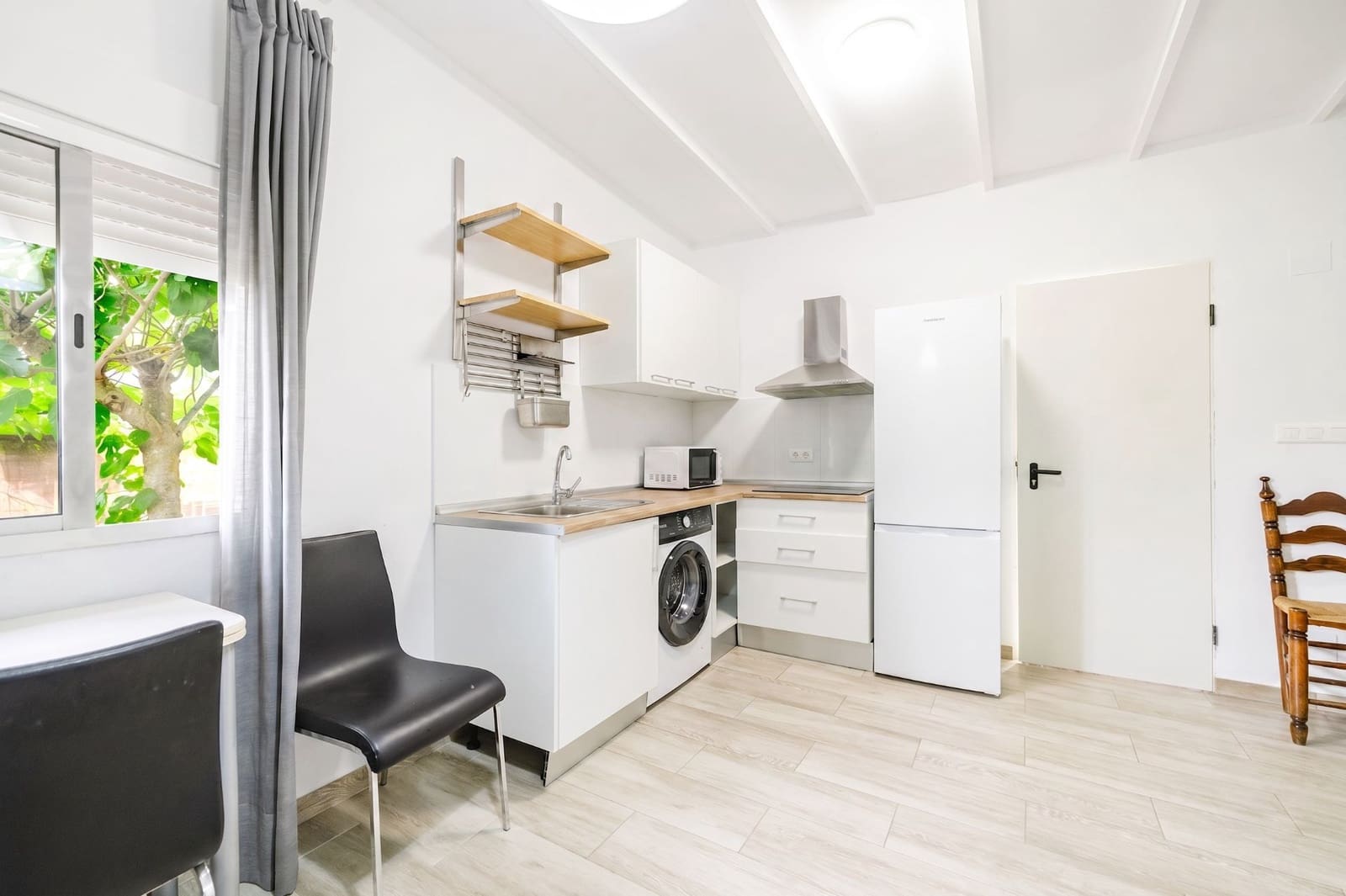 6 makuuhuone Maalaistalo myytävänä paikassa Casabermeja mukana uima-altaan 
autotalli - 451 000 € (Ref: 9915190)