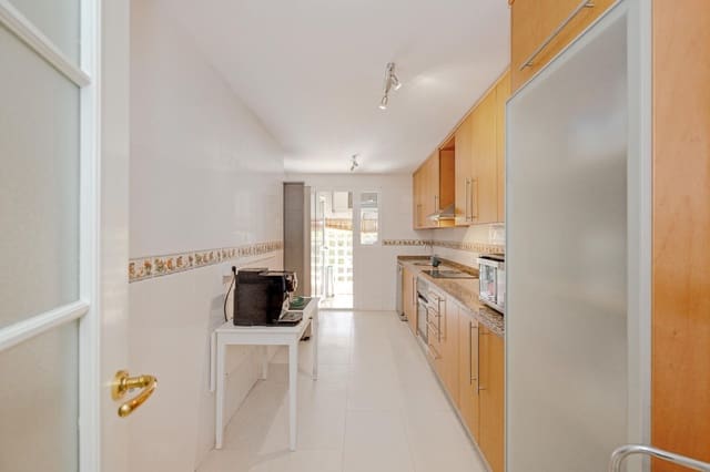 2 soveværelse Lejlighed til salg i Marbella med swimmingpool garage - € 445.000 (Ref: 9919327)