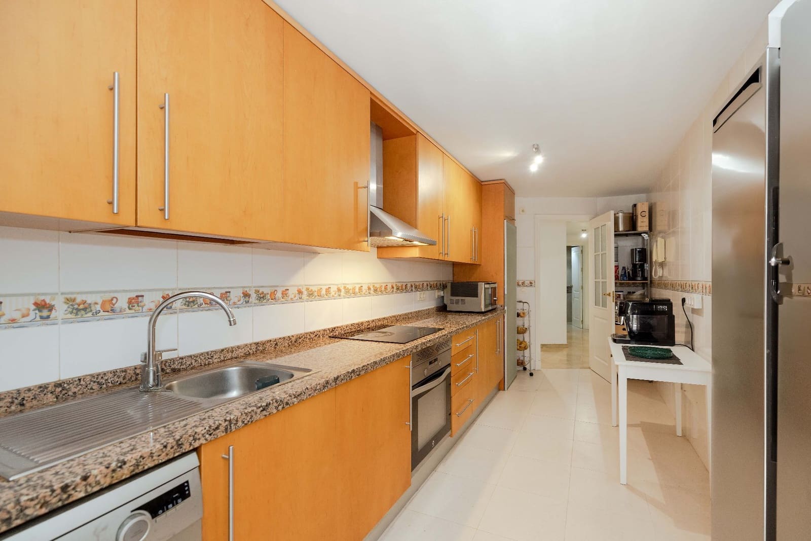 Piso de 2 habitaciones en Marbella en venta con piscina garaje - 445.000 € (Ref: 9919327)